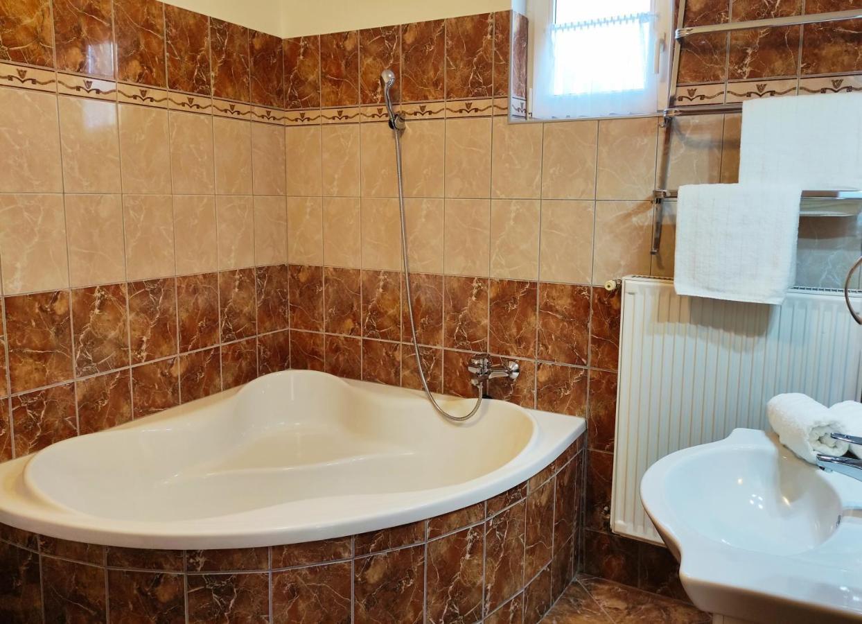 Apartmán Var-Lak Apartman Hévíz Exteriér fotografie